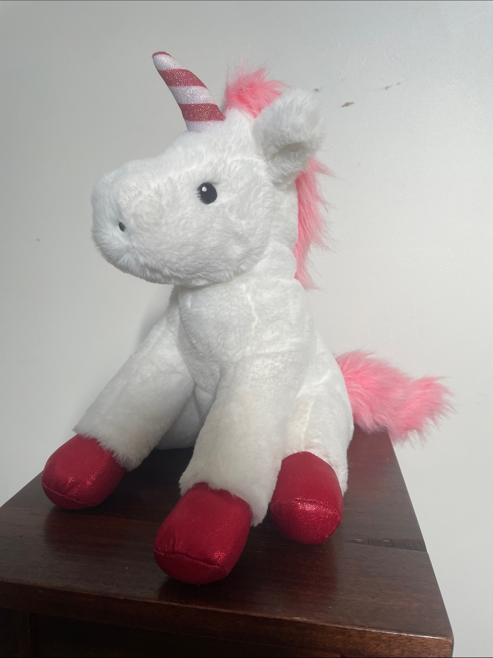 FAO Schwarz Christmas Unicorn Plush w/Pink Mane & Tail